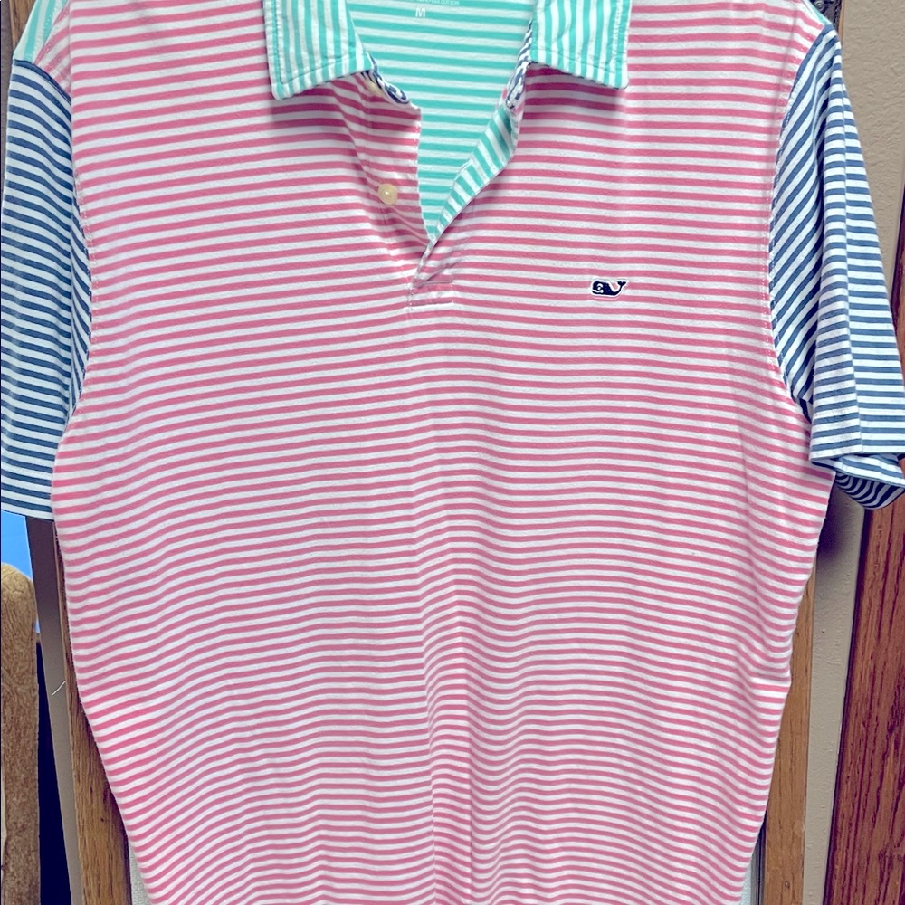 Men’s Vineyard Vines Shirt in Great condition!